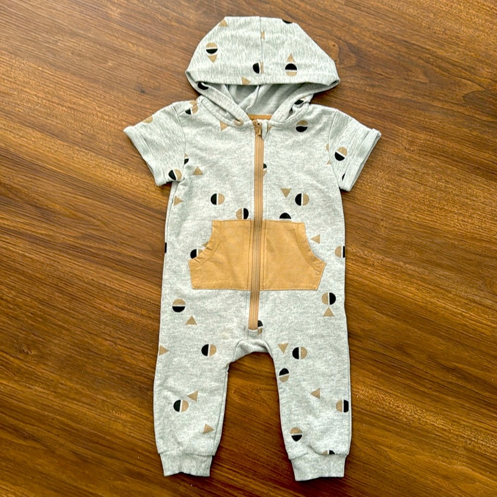 Boys hooded jumper with cute design and pockets.